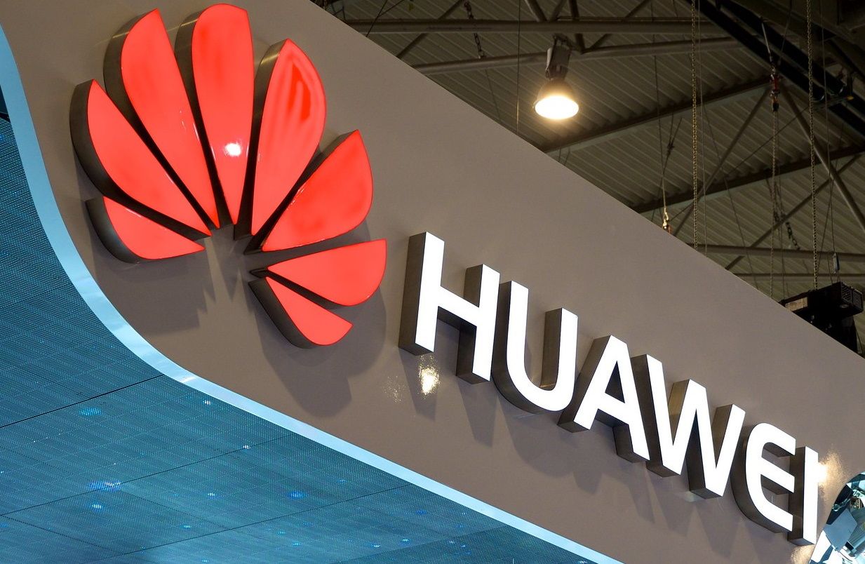 Huawei logo - Perché dovresti smettere di usare il tuo browser Android predefinito