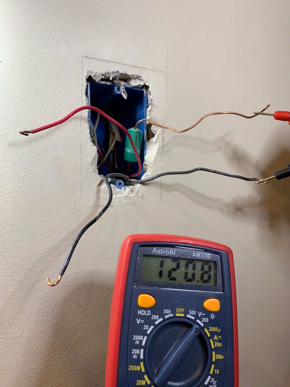 Testing Line And Load Wires For Voltage - Come installare un interruttore della luce intelligente cablato