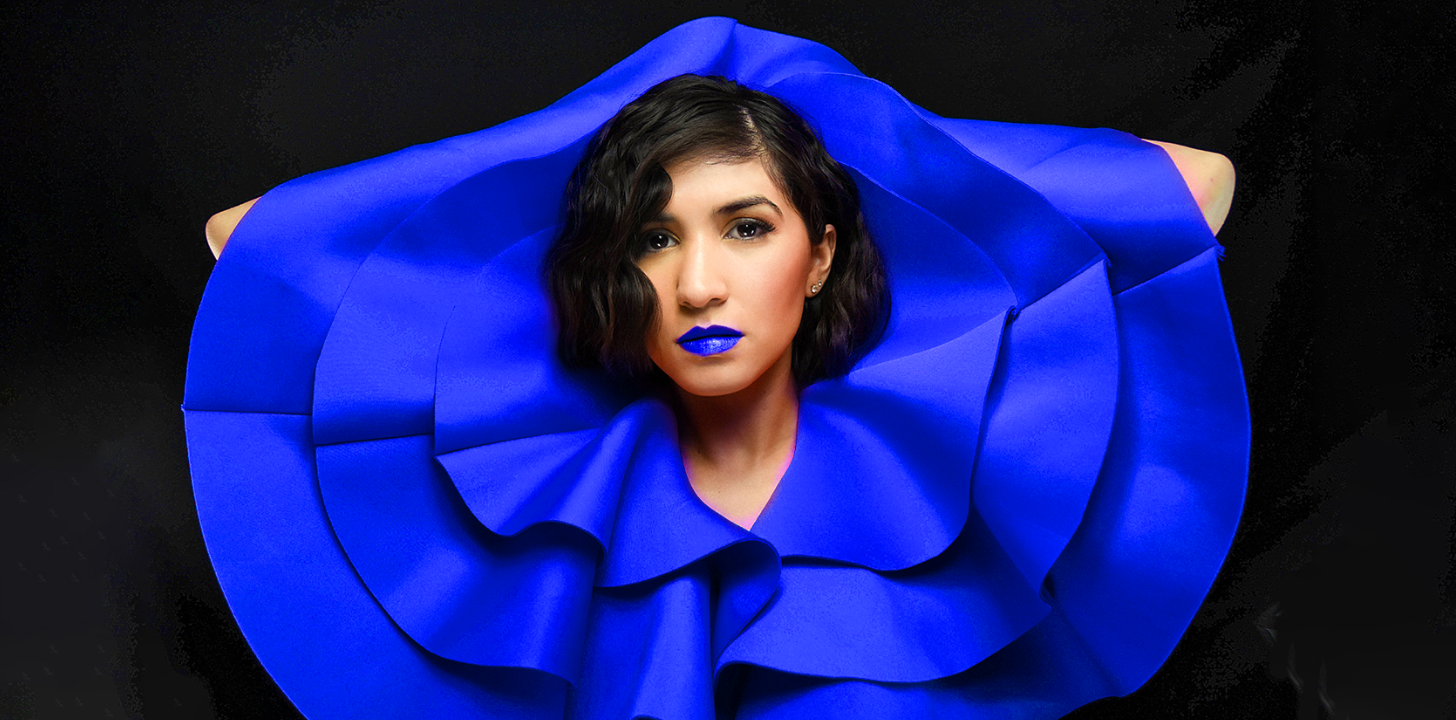 Lady in Blue - Come selezionare tutto lo stesso colore in Photoshop
