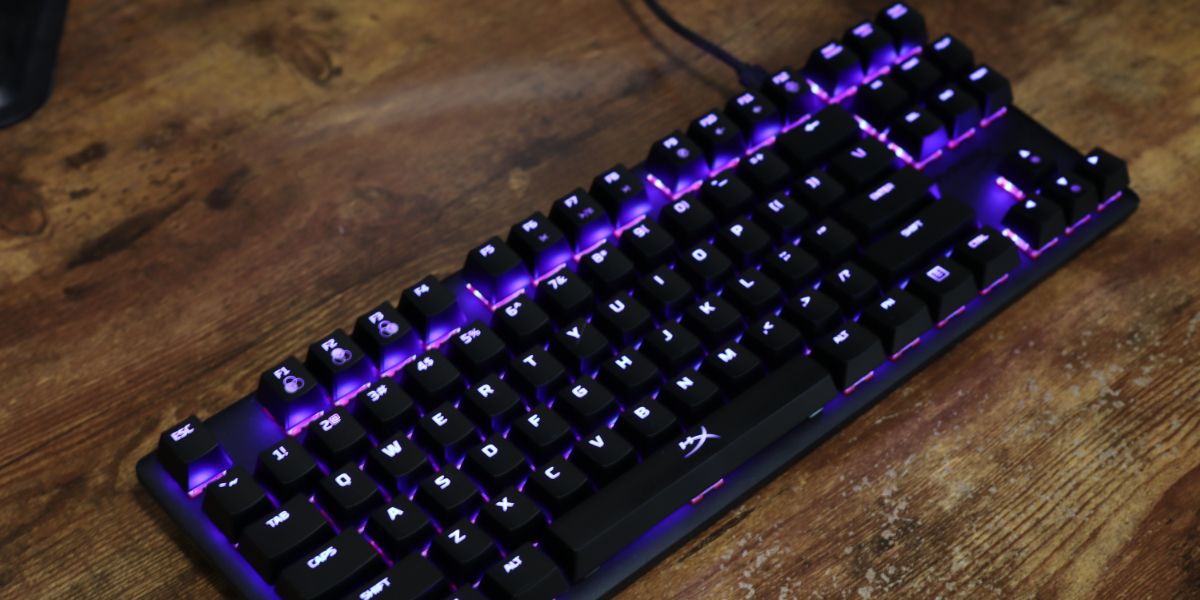 Purple LED HyperX Alloy Origins Core Alternate - HyperX Alloy Origins Core è la tastiera TKL compatta che stavi aspettando?