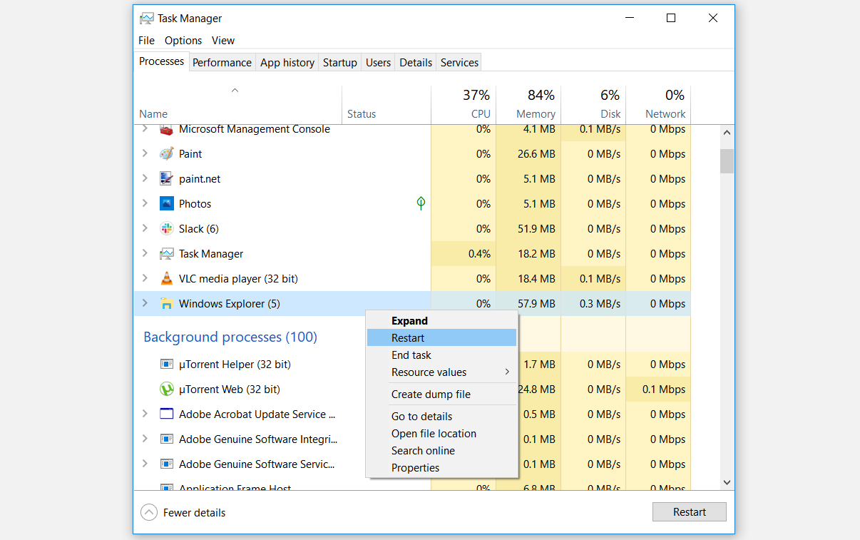 Restarting Windows Explorer in Task Manager - 7 modi per ripristinare un’icona della batteria mancante sulla barra delle applicazioni di Windows 10