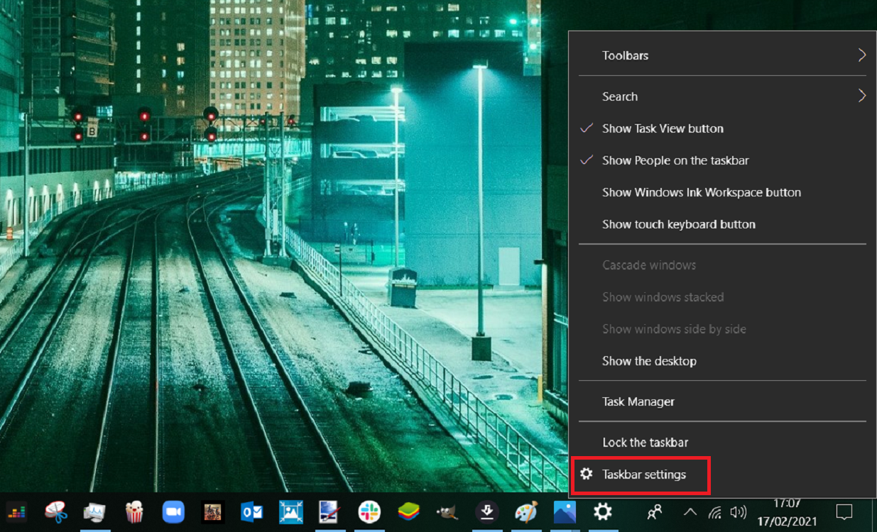 Selecting TaskBar Settings - 7 modi per ripristinare un’icona della batteria mancante sulla barra delle applicazioni di Windows 10